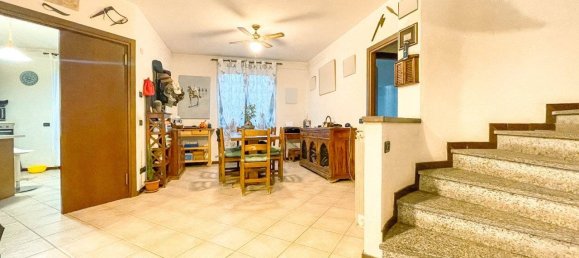 3 bedrooms House in Oleggio, Italy No. 277230 3