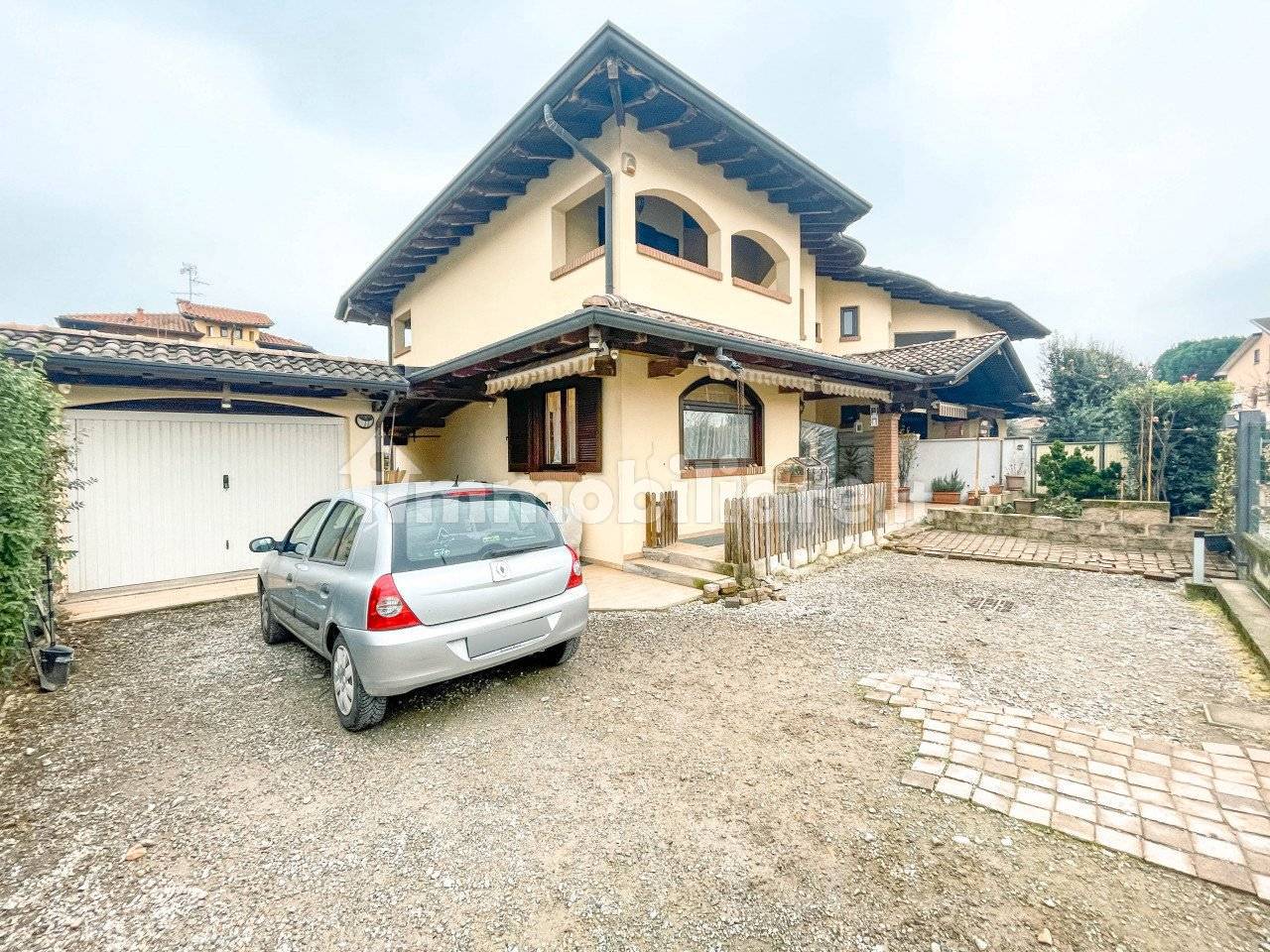 3 bedrooms House in Oleggio, Italy No. 277230