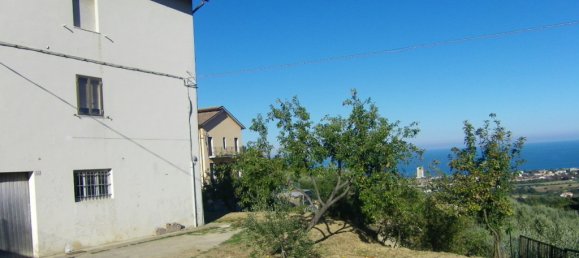 5 bedrooms House in Fermo, Italy No. 79713 5