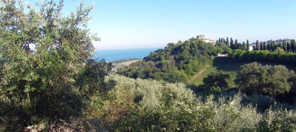 5 bedrooms House in Fermo, Italy No. 79713 8