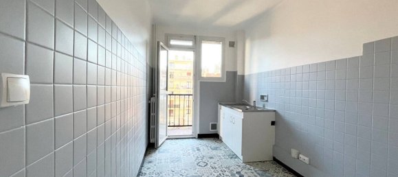 Квартира с 2 спальнями в Фонтене-су-Буа, Франция № 188854 6