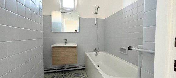 Квартира с 2 спальнями в Фонтене-су-Буа, Франция № 188854 5