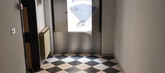 3 rooms Commercial property in Montevarchi, Italy No. 174894 5