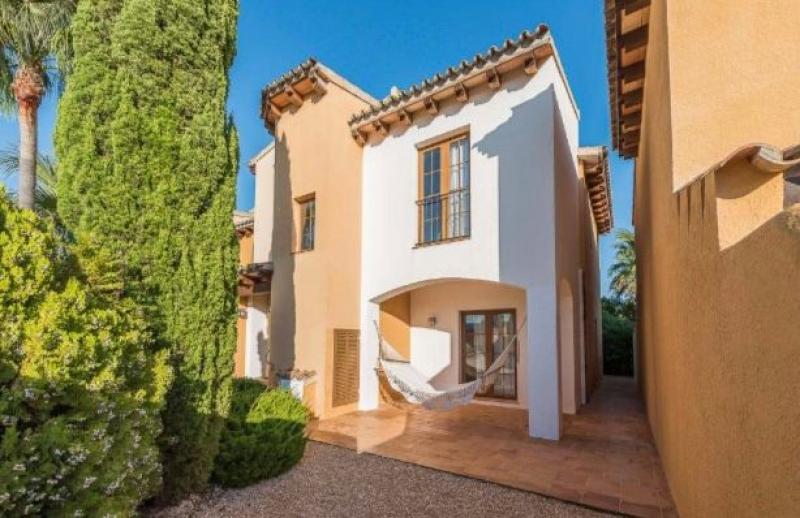 Villa de 3 dormitorios en Santa Ponsa, Spain No. 287136