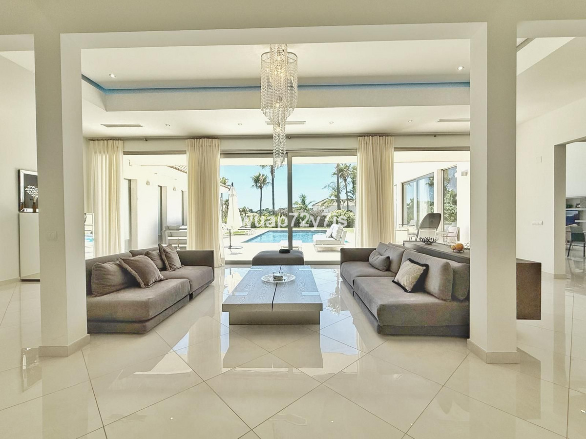 5 غرف نوم فيلا في Cadiz, Spain رقم 186944