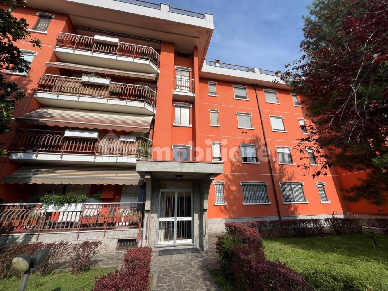 2 bedrooms Apartment in Vimodrone, Italy No. 317933