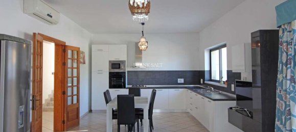 Bungalow de 3 dormitorios en Mellieha, Malta No. 3115 9