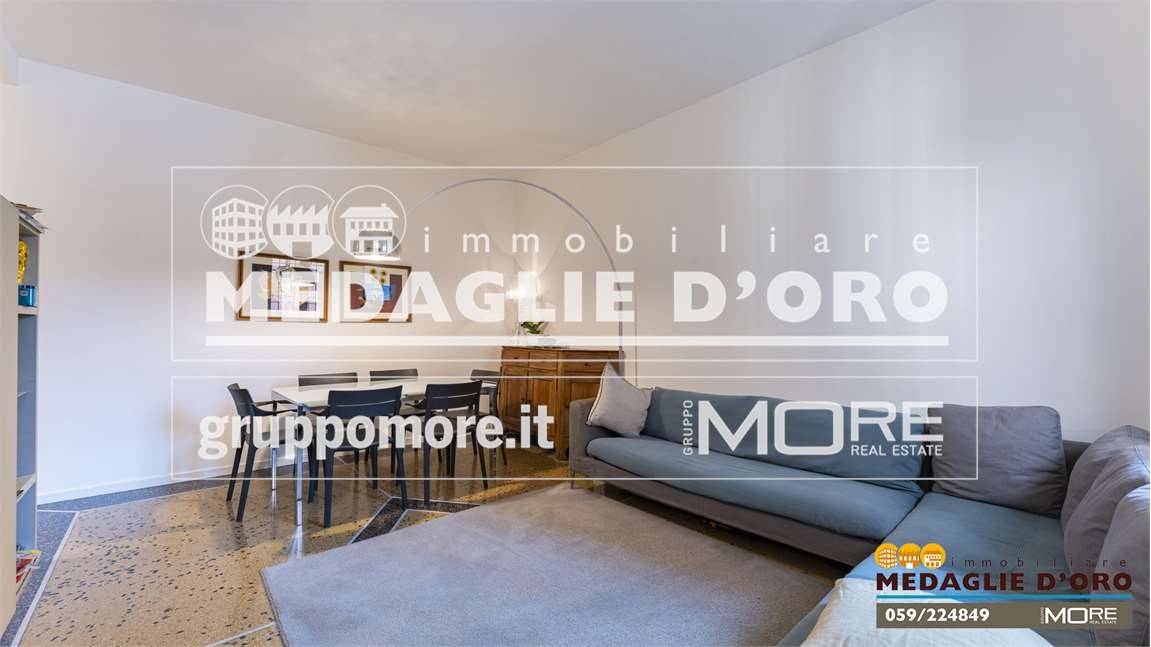 3 bedrooms Apartment in Modena, Italy No. 330248