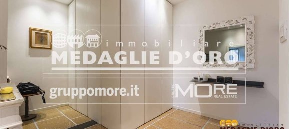 3 bedrooms Apartment in Modena, Italy No. 330248 6