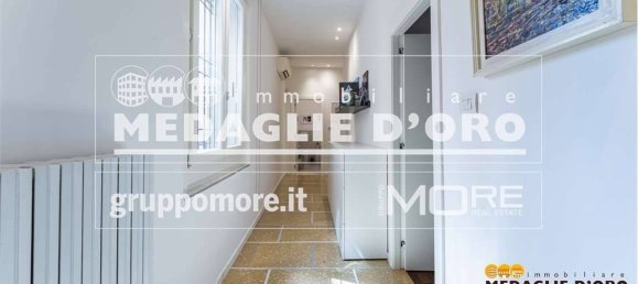 3 bedrooms Apartment in Modena, Italy No. 330248 9