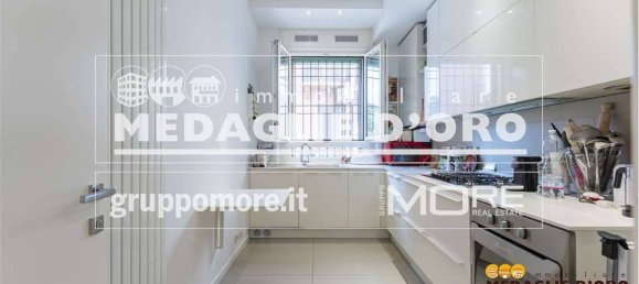3 bedrooms Apartment in Modena, Italy No. 330248 8