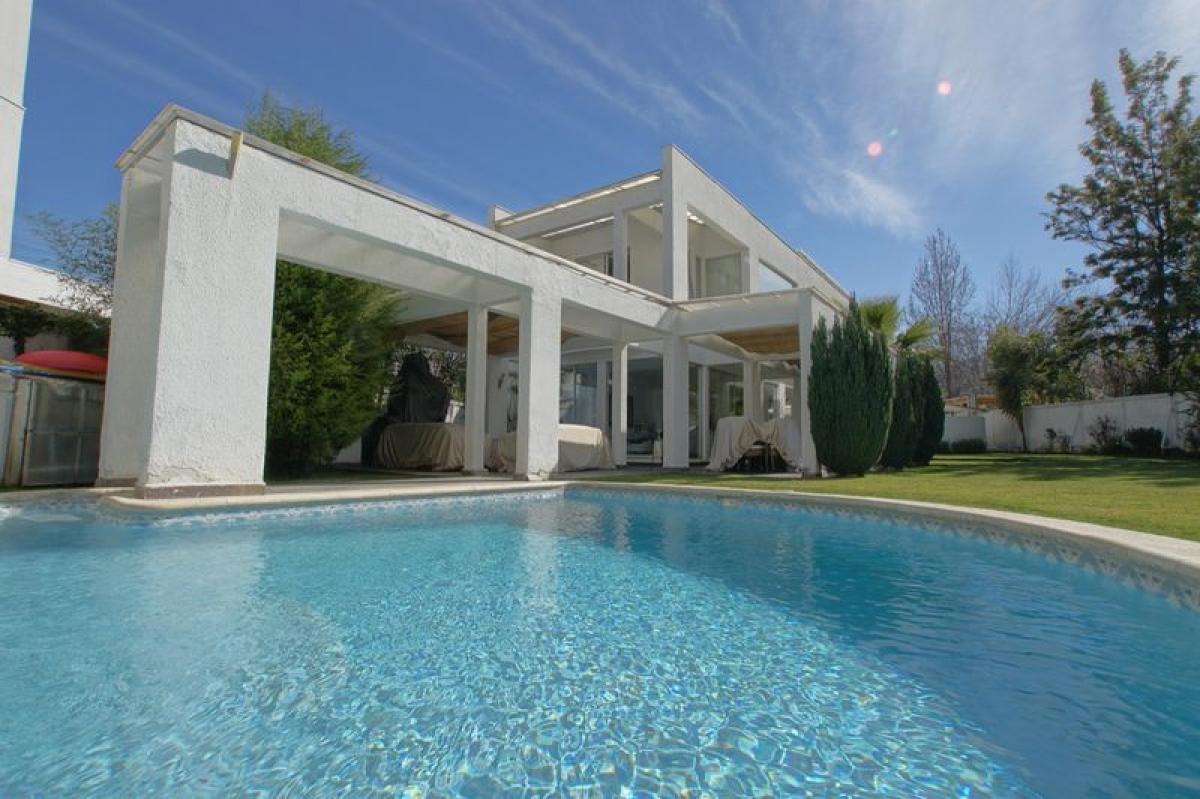 4 bedrooms House in Santiago, Chile No. 2208