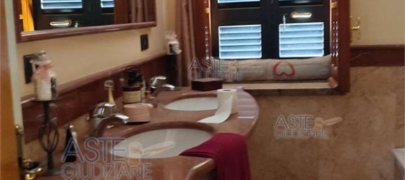 7 rooms Apartment in Crispano, Italy No. 99008 11