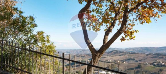 Дом с 8 комнатами в Арчевиа, Италия № 7299 24