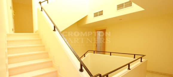 Villa T6 em Al Khalidiya, UAE N.º 6821 8