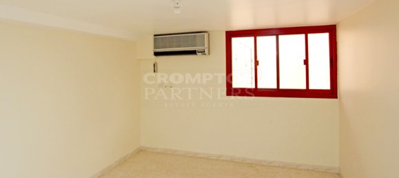 Villa T6 em Al Khalidiya, UAE N.º 6821 11