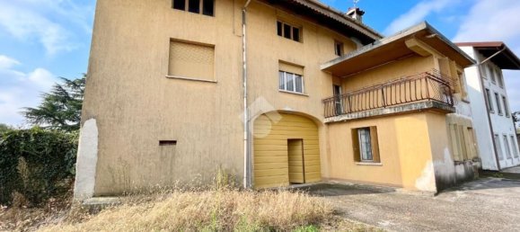 4 rooms House in Udine, Italy No. 111134 2