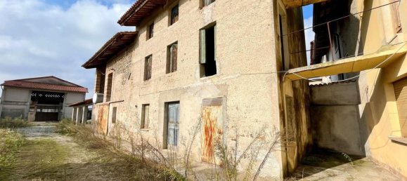 4 rooms House in Udine, Italy No. 111134 32