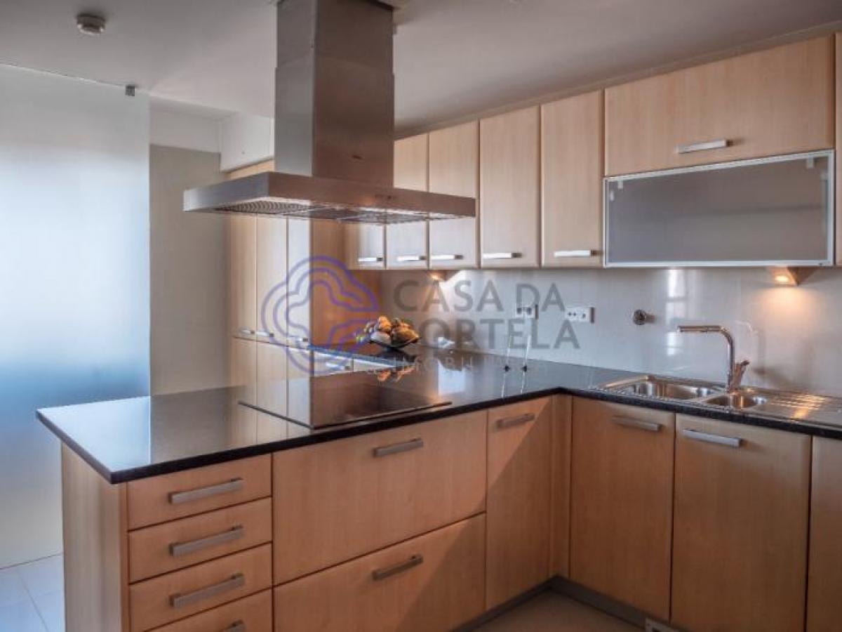 3 bedrooms Apartment in Porto, Portugal No. 5642