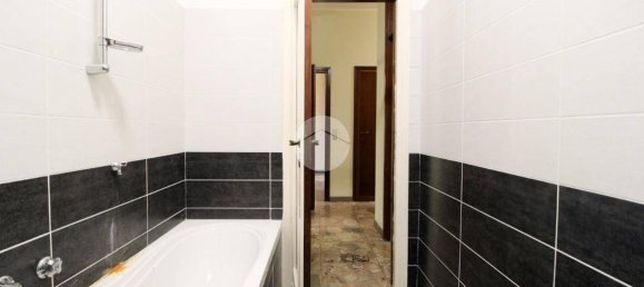 3 bedrooms Apartment in Cormano, Italy No. 268502 2