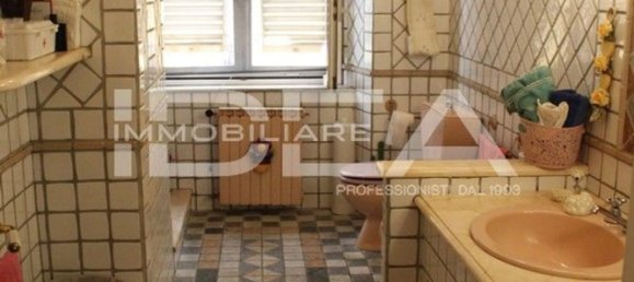 Apartamento de 10 habitaciónes en Lucca, Italy No. 11977 8