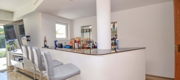 5 bedrooms Villa in Cascais, Portugal No. 131827 25