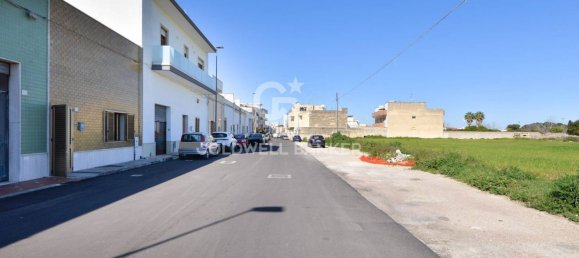 Дом с 3 комнатами в Cavallino, Италия № 232450 39