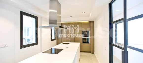 4 bedrooms Apartment in Madrid, Spain No. 77139 9