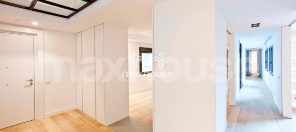 4 bedrooms Apartment in Madrid, Spain No. 77139 8