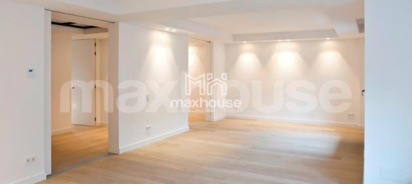 4 bedrooms Apartment in Madrid, Spain No. 77139 5
