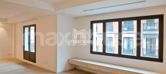 4 bedrooms Apartment in Madrid, Spain No. 77139 11