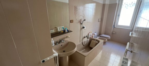 5 bedrooms Apartment in Genoa, Italy No. 326580 38