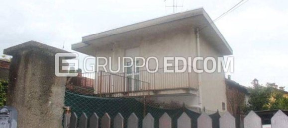 3 rooms Apartment in Golasecca, Italy No. 185550 9