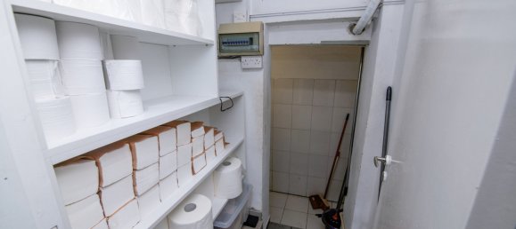 Propiedad comercial de 2 dormitorios en Limassol, Cyprus No. 22028 8