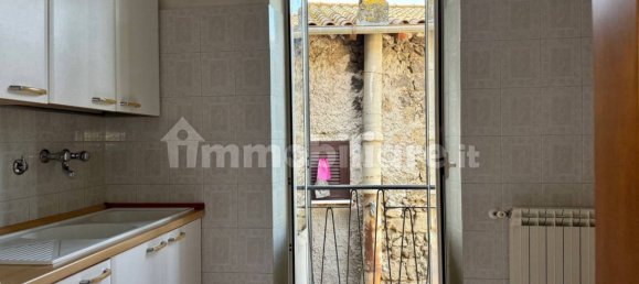 3 Schlafzimmer Wohnung in Genazzano, Italy, Nr. 398878 10