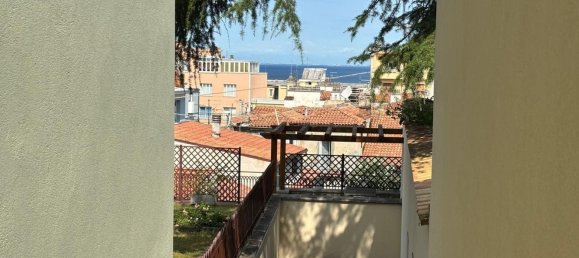 3 bedrooms Apartment in Trieste, Italy No. 315936 2