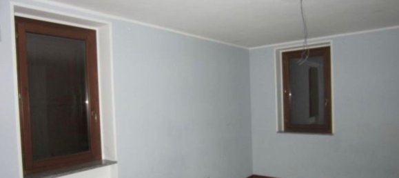 3 rooms Apartment in Mortara, Italy No. 168789 3