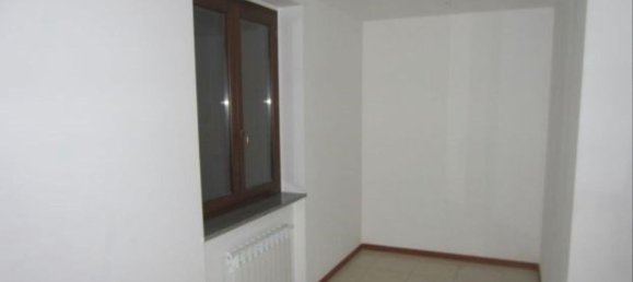 3 rooms Apartment in Mortara, Italy No. 168789 8