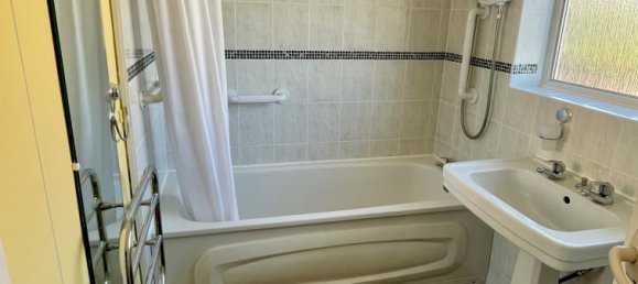 3 bedrooms House in Coleshill, United Kingdom No. 934 7