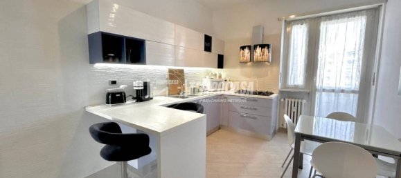 2 bedrooms Apartment in Turin, Italy No. 264112 11