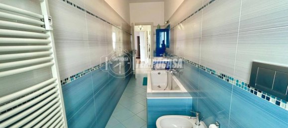 2 bedrooms Apartment in Turin, Italy No. 264112 22