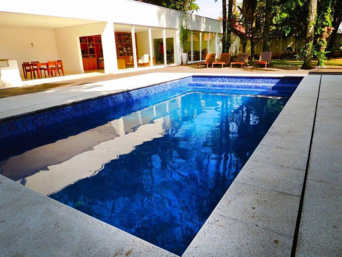 Casa de 4 dormitorios en Sao Paulo, Brazil No. 467048