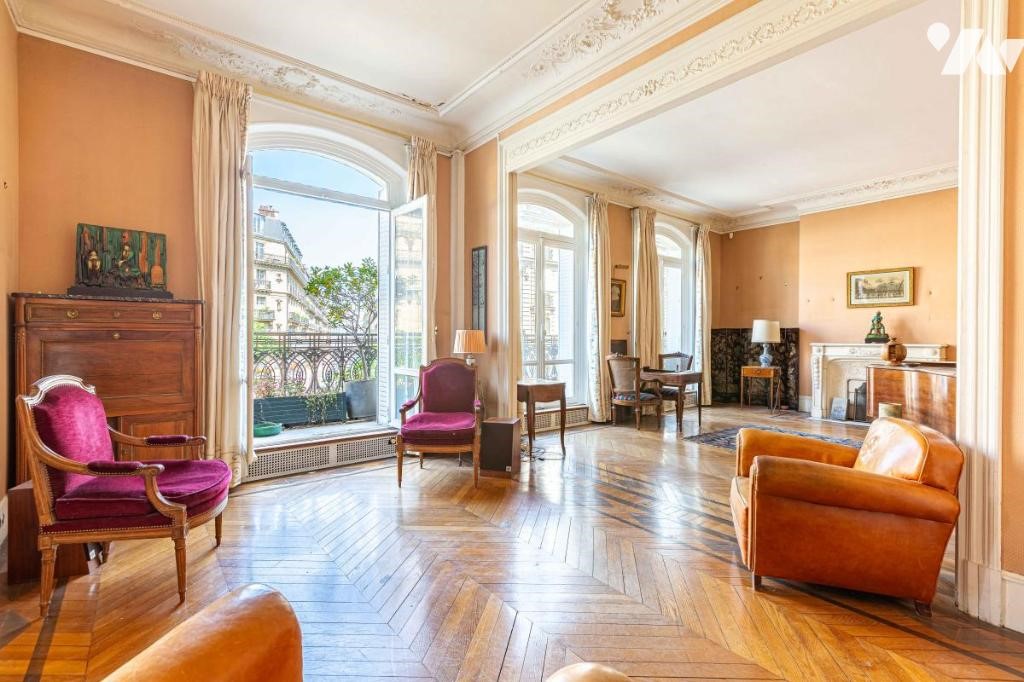 3 bedrooms Apartment in Paris, France No. 347352