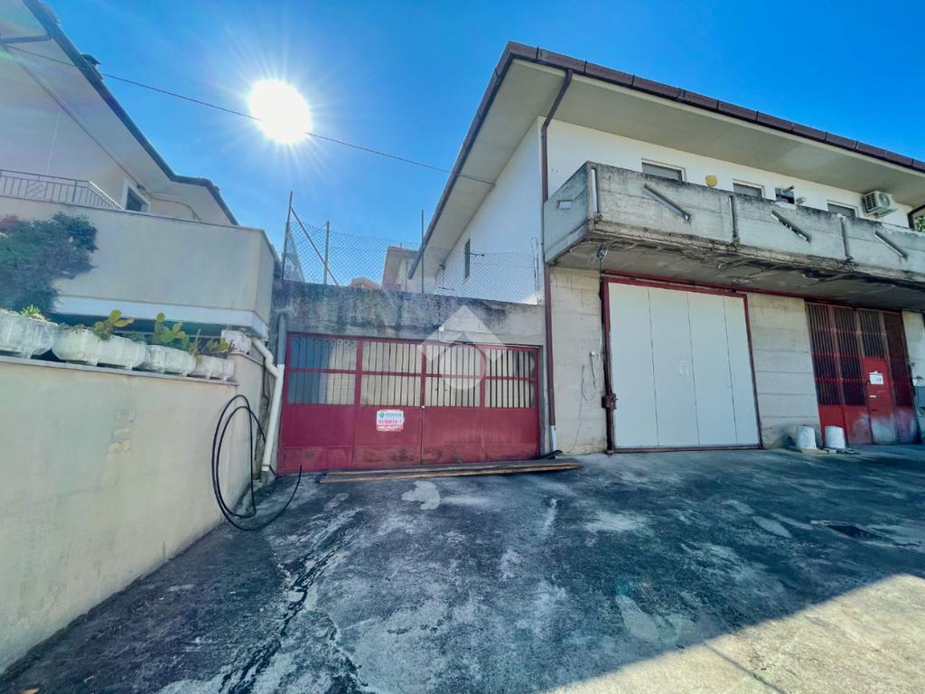 75m² Garage in Cappelle sul Tavo, Italy No. 367301