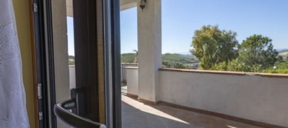 Villa de 3 dormitorios en Simeri Crichi, Italy No. 179805 3