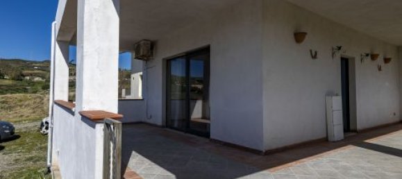 Villa de 3 dormitorios en Simeri Crichi, Italy No. 179805 10