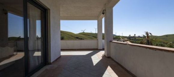 Villa de 3 dormitorios en Simeri Crichi, Italy No. 179805 2