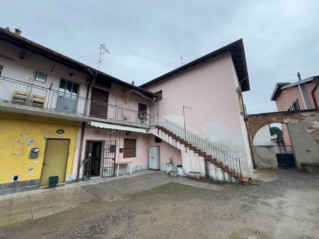 2-salle Duplex à Arluno, Italy No. 65534