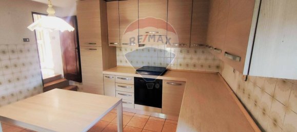 Дом с 10 комнатами в Роккастрада, Италия № 112487 2