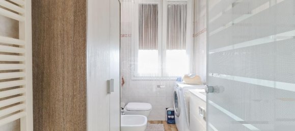 3-salle Appartement à Bologna, Italy No. 40506 27